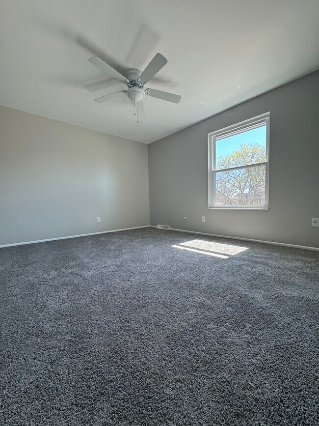 Building Photo - 9143 Osceola St