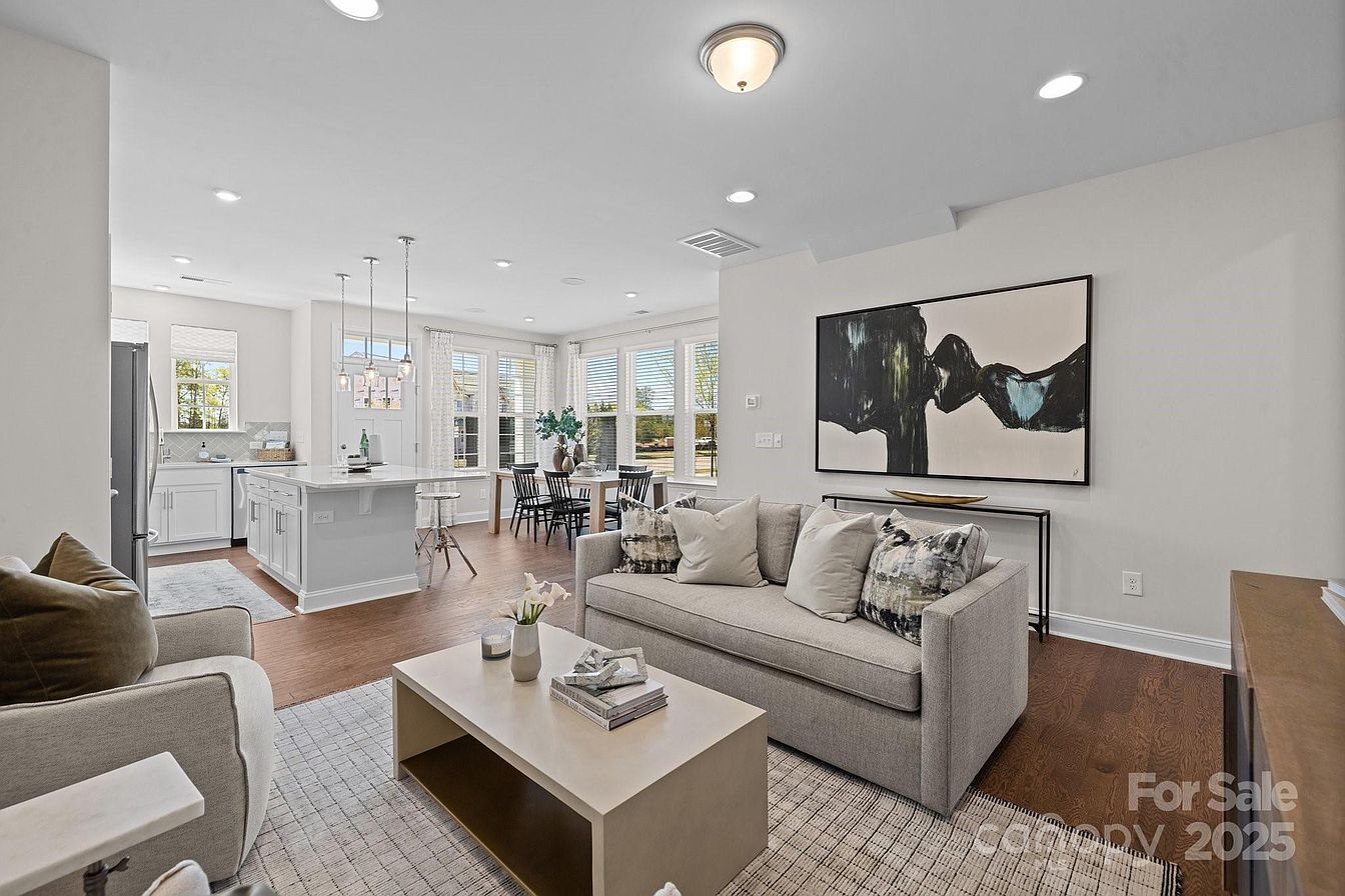 Building Photo - 4131 Walking Ridge Rd