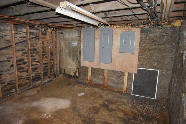 Building Photo - RAPLU155