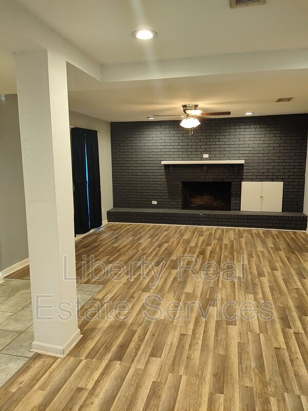 Building Photo - 3 Dogwood St