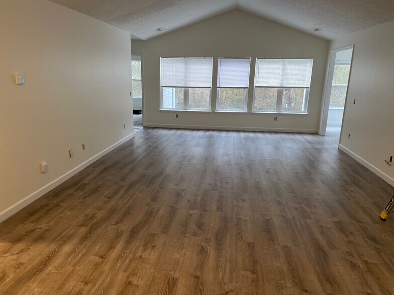 Building Photo - 510 Cordgrass Ln