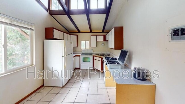 Building Photo - 454 Arapahoe Ave