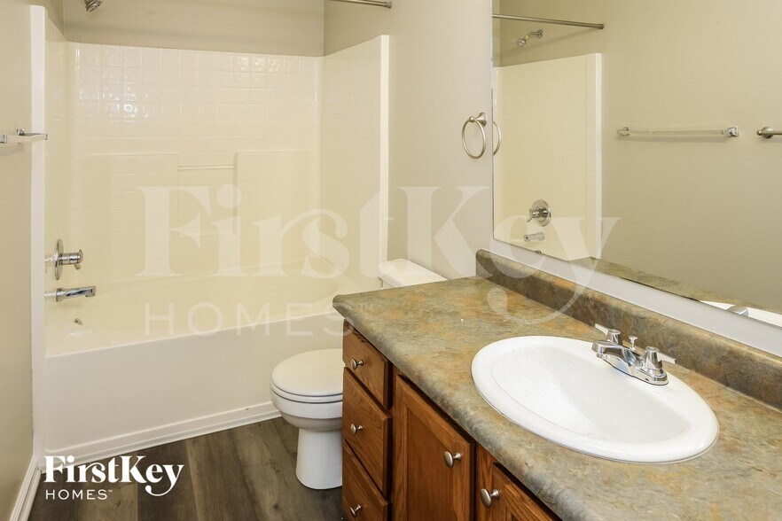Building Photo - 2706 Bluestone Dr