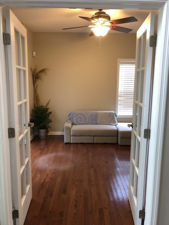 Building Photo - 1343 Chadwick Shores Dr