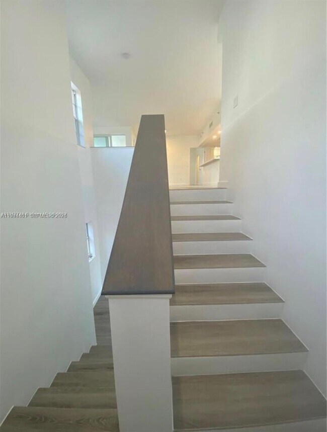 Building Photo - 3105 NE 184th St