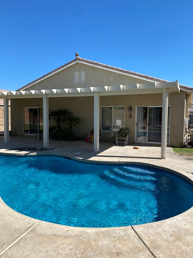 Building Photo - 40569 Morris St