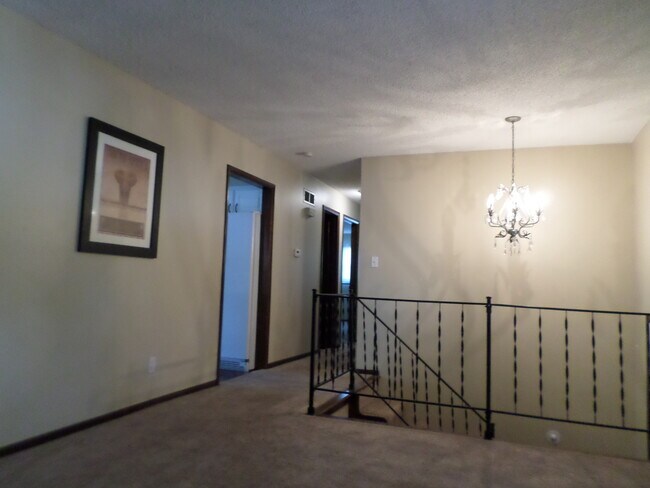 Building Photo - SHORT TERM LEASE ONLY