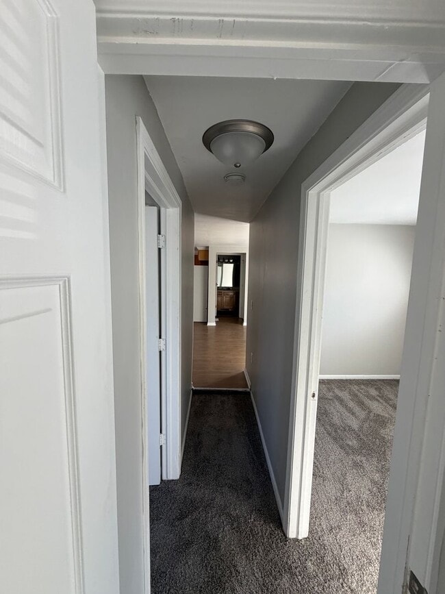 Building Photo - Section 8 Approved | Charming 3 Bed / 1 Bath Home in Lansing