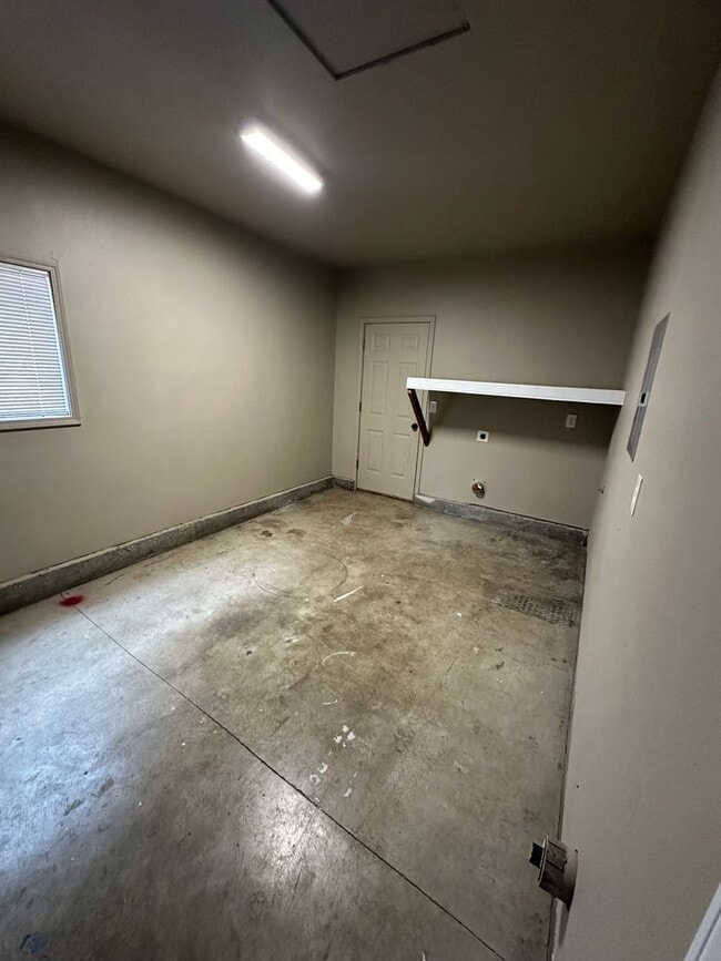 Building Photo - Rockingham Duplex- Northeast Salem