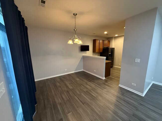 Building Photo - 433 Acushnet St