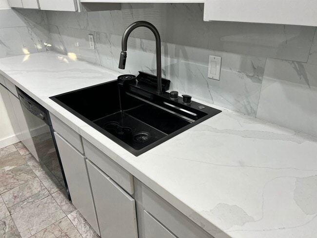 Building Photo - 312 Candlewood Rd