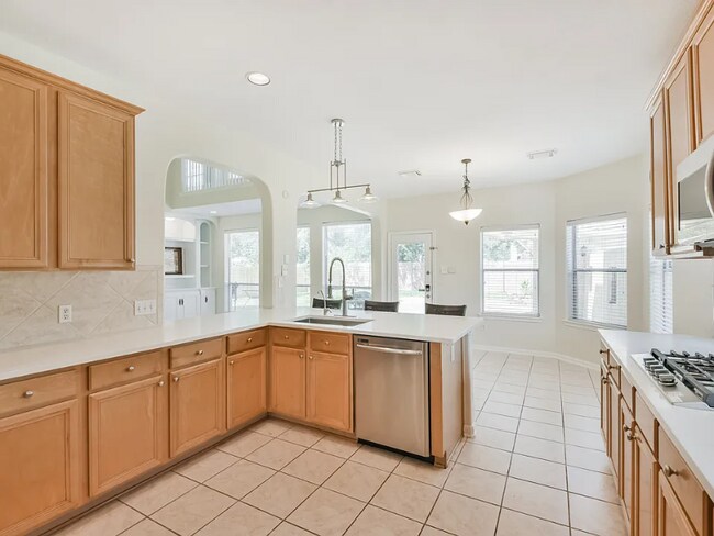 Building Photo - 2502 Bridge Hampton Way