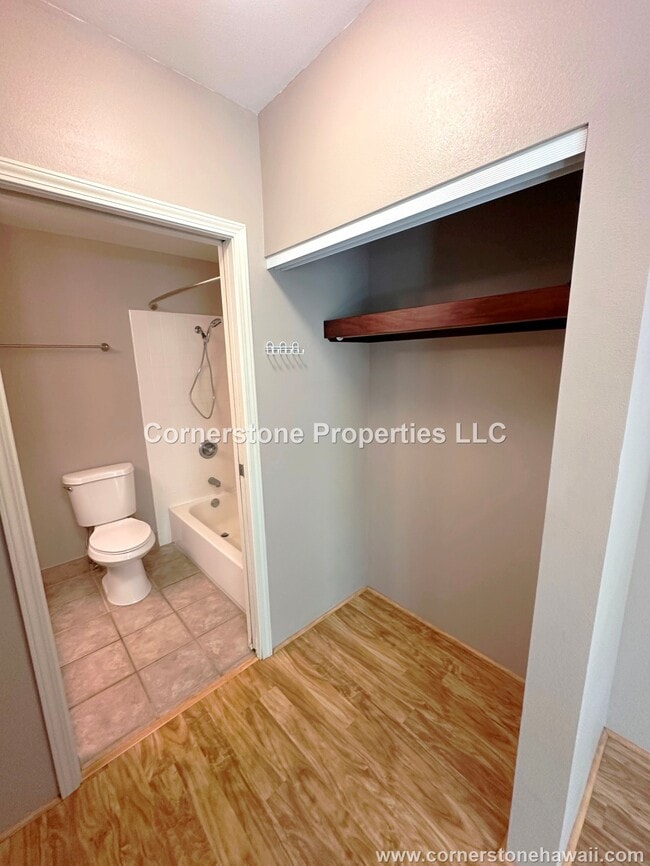 Building Photo - 95-877-877 Wikao St