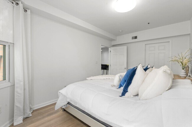 Building Photo - 920 Jefferson St