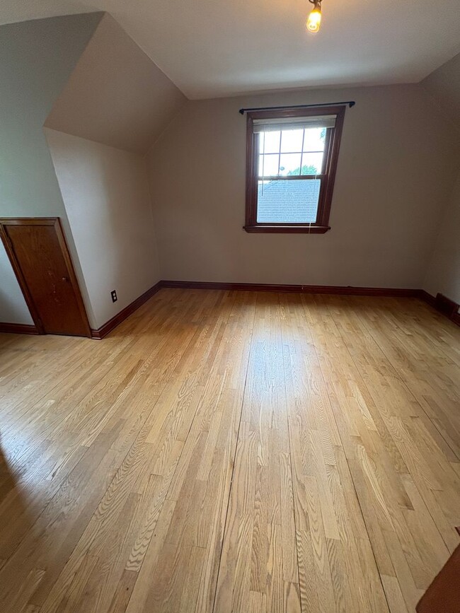 Building Photo - 3 Bedroom 1 Bath Single Family Home