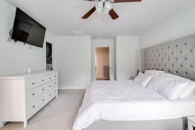 Building Photo - 8992 Ringview Dr