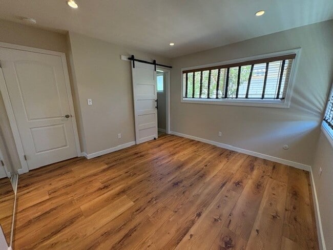 Building Photo - Prime Lake Lindero Leasing Opportunity!