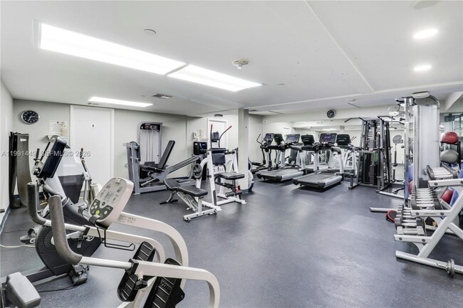 Building Photo - 1300 Jimmy Buffett Mem Hwy