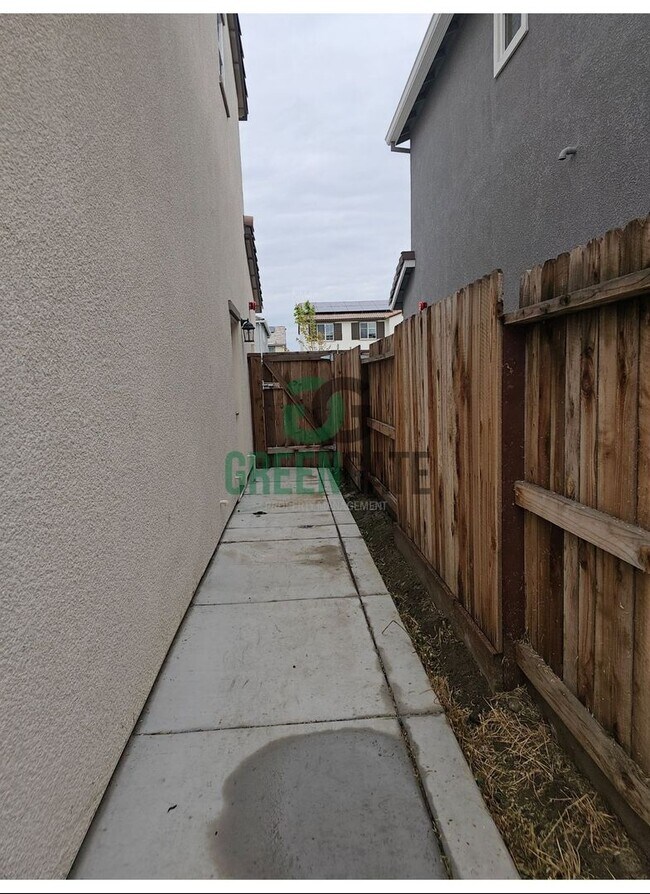 Building Photo - 3 Bedroom 2.5 Bath New Build in Lathrop! AVAILABLE NOW!!