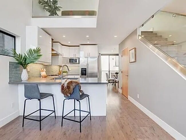 Building Photo - RARE Luxurious 3 Bedroom + Office in Hillcrest / Mission Hills
