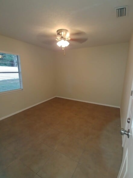 Building Photo - 4460 County Road 472