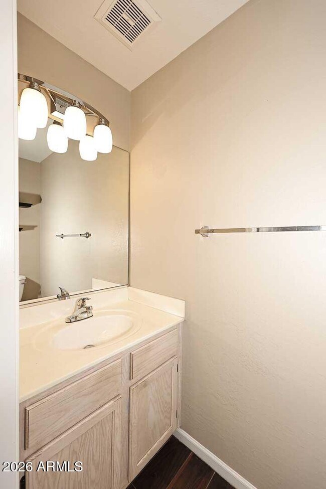 Building Photo - 4591 W Oakland St