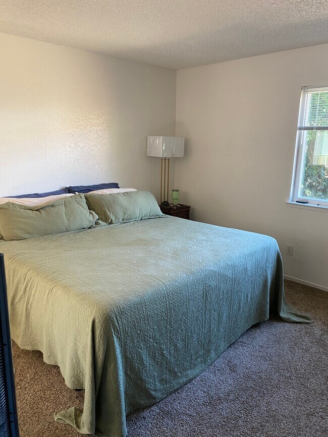 Building Photo - 9433 Maria Way