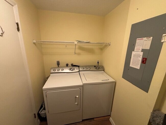 Building Photo - Serene 2 Bed 2 Bath Condo in The Heather