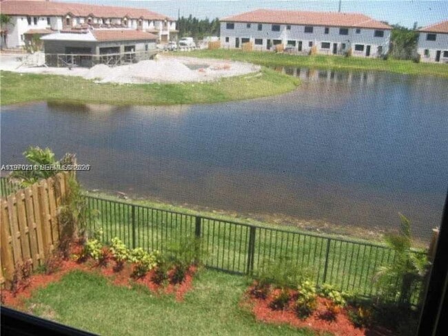 Building Photo - 16585 SW 42nd Way