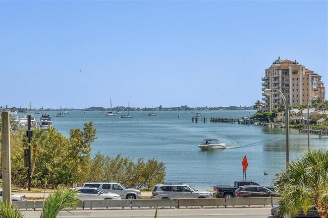 Building Photo - 1111 N Gulfstream Ave