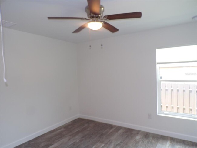 Building Photo - 2989 Pinetree St