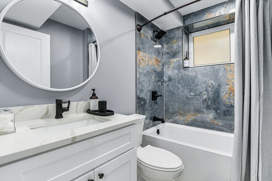 Building Photo - 1034 N Drake Ave