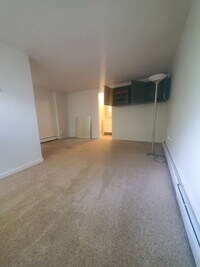 Building Photo - Large and Spacious One Bedroom Available A...