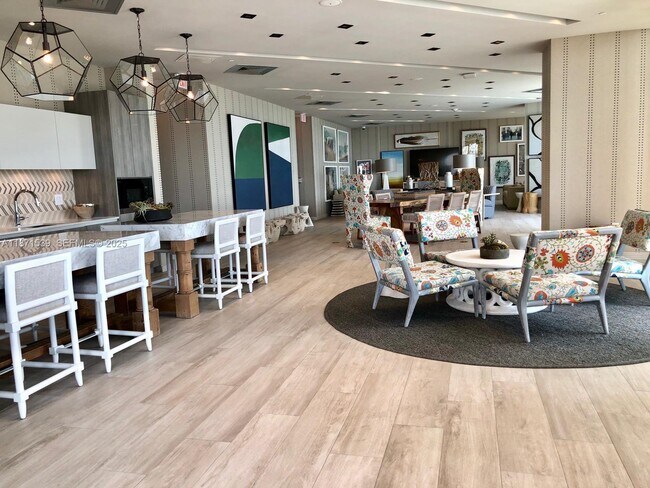 Building Photo - 2900 NE 7th Ave