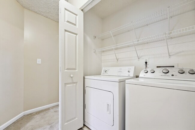 Building Photo - 2005 Rathie Dr