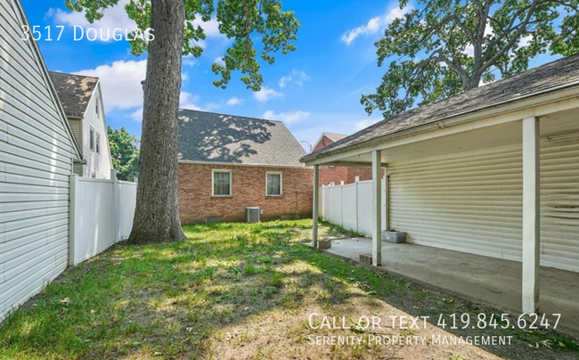 Building Photo - Stunning Three Bedroom Home For Rent!