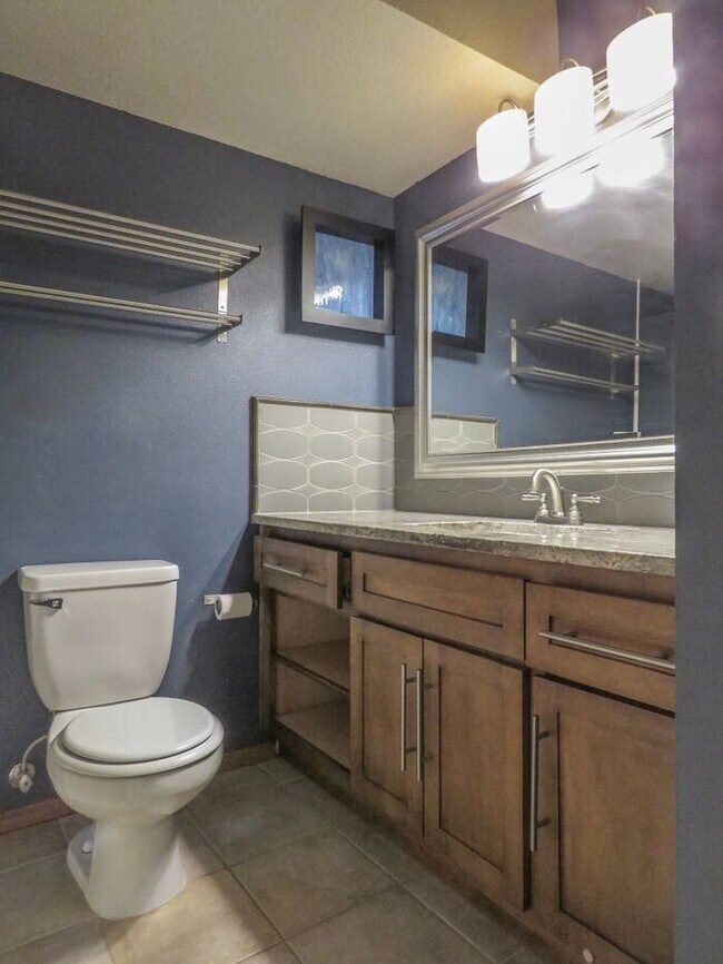 Building Photo - 4 Bedroom Home located in Summer Woods -La...