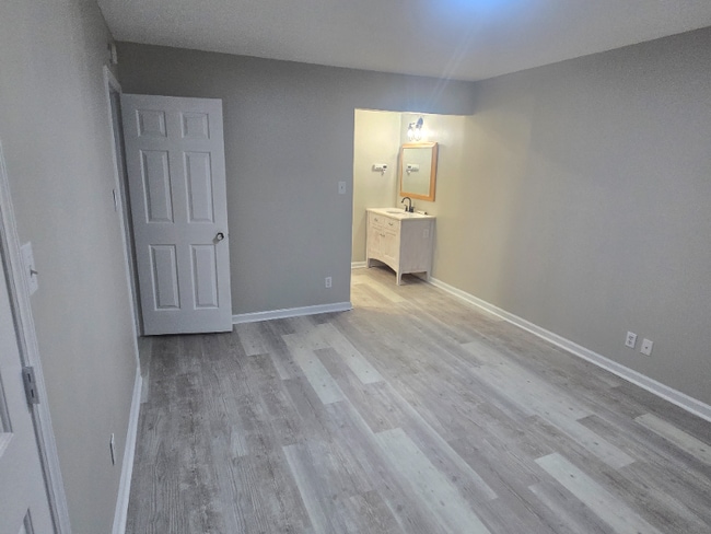 Building Photo - 1226 Roundtree Cir