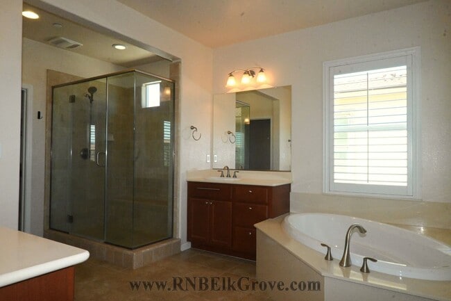 Building Photo - 8280 Columbo Cir