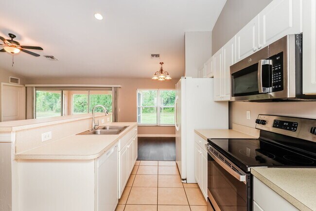 Building Photo - 2601 Darlene Pl