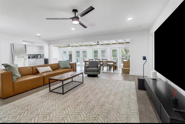 Building Photo - 514 14th St N