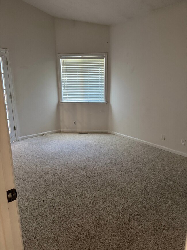 Building Photo - 14170 W Guinness Ct