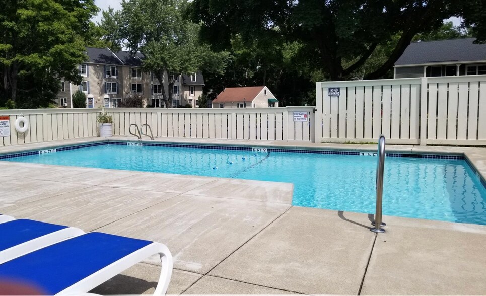 Building Photo - 125 Cricketbrook