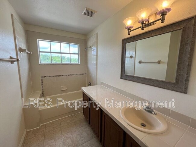Building Photo - 1605 Slash Pine Pl