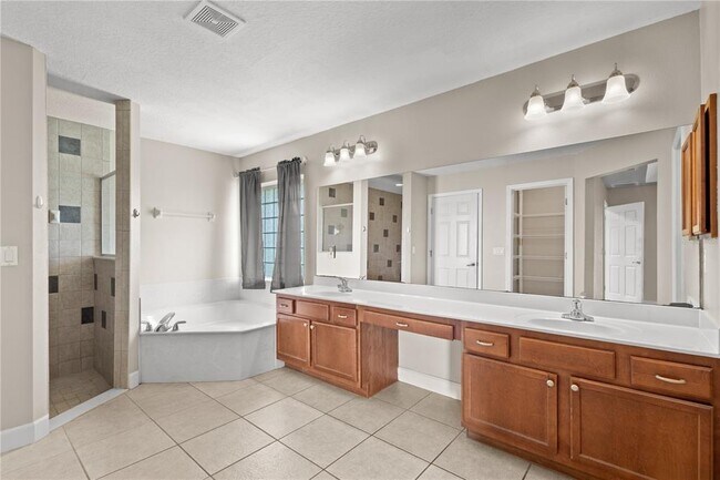 Building Photo - 5320 SW 115th Loop
