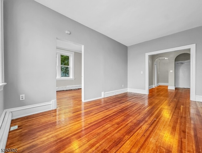 Building Photo - 154 Hudson St