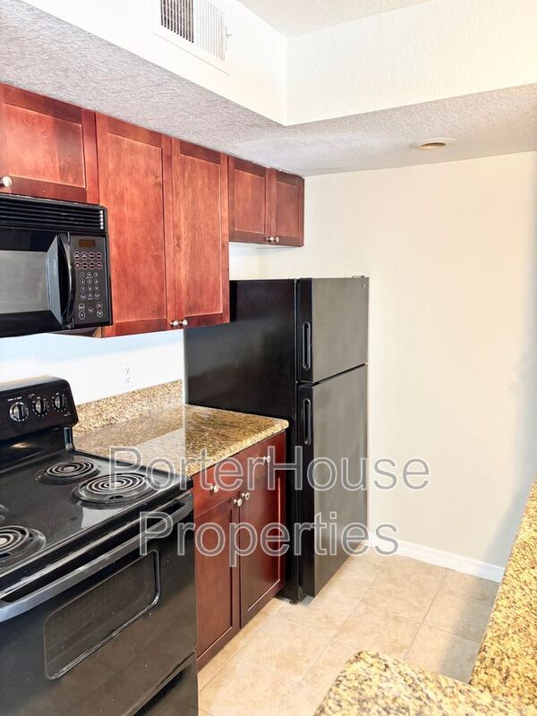 Building Photo - 5164 Conroy Rd