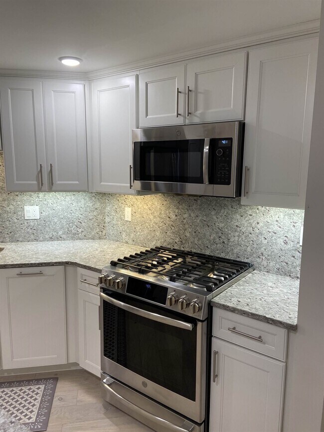 Building Photo - 2075 Lafayette Rd