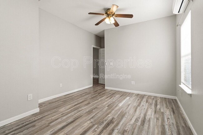 Building Photo - 9140 Sailfish Dr