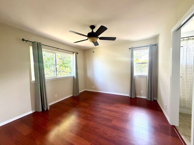 Building Photo - 75-654-654 Lalii Pl